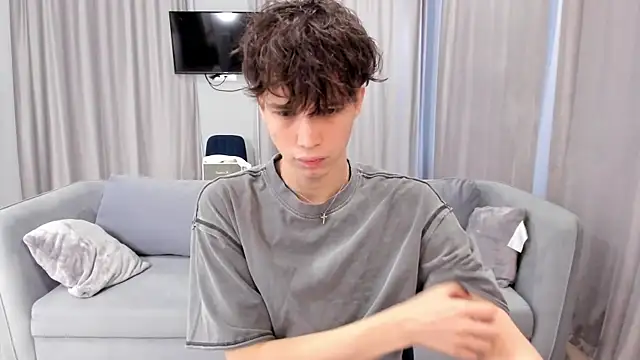 Snapshot of Im_Shine_Guy chatting on 12/24/24, 09:28 Im Shine Guy online show from 12/24/24, 09:28