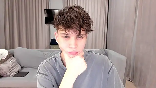 Snapshot of Im_Shine_Guy chatting on 12/26/24, 08:00 Im Shine Guy online show from 12/26/24, 08:00