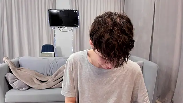 Snapshot of Im_Shine_Guy chatting on 01/02/25, 08:13 Im Shine Guy online show from 01/02/25, 08:13