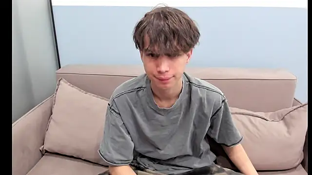 Snapshot of Im_Shine_Guy chatting on 10/16/25, 01:50 Im Shine Guy online show from 10/16/25, 01:50