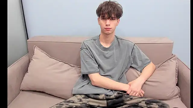 Snapshot of Im_Shine_Guy chatting on 10/18/25, 02:36 Im Shine Guy online show from 10/18/25, 02:36