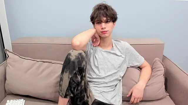 Snapshot of Im_Shine_Guy chatting on 11/13/25, 06:34 Im Shine Guy online show from 11/13/25, 06:34