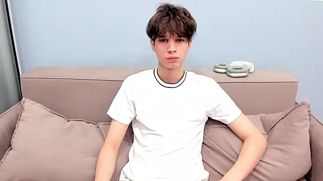 Snapshot of Im_Shine_Guy chatting on 11/18/25, 07:35 Im Shine Guy online show from 11/18/25, 07:35