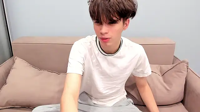 Snapshot of Im_Shine_Guy chatting on 11/19/25, 05:51 Im Shine Guy online show from 11/19/25, 05:51