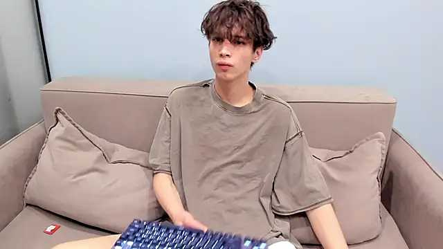 Snapshot of Im_Shine_Guy chatting on 12/03/25, 10:19 Im Shine Guy online show from 12/03/25, 10:19