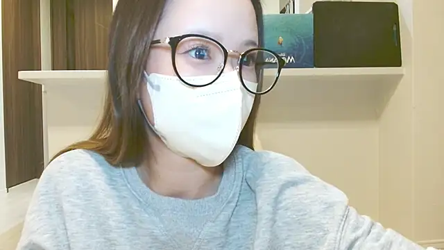 Snapshot of _hina_chan_ chatting on 10/15/25, 02:28 hina chan online show from 10/15/25, 02:28