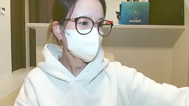 Snapshot of _hina_chan_ chatting on 10/22/25, 01:44 hina chan online show from 10/22/25, 01:44