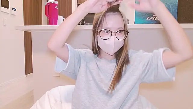 Snapshot of _hina_chan_ chatting on 02/22/26, 01:42 hina chan online show from 02/22/26, 01:42