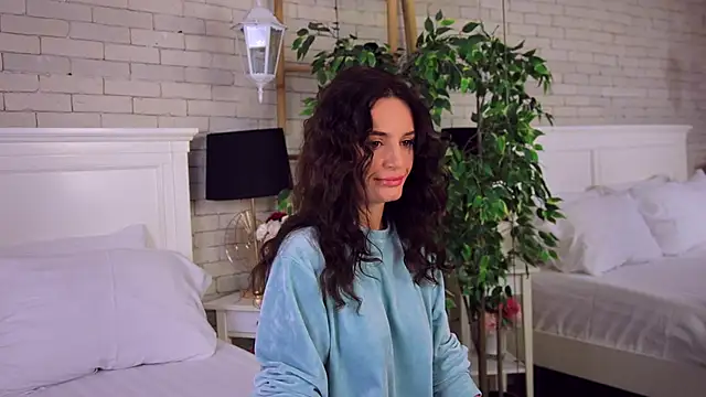 CarlaWhite online show from 10/05/25, 03:49