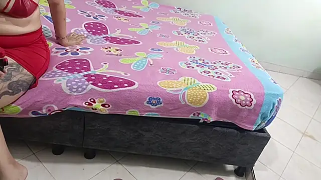 luxandracon23 online show from 03/04/25, 10:16