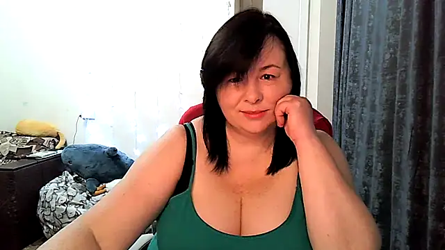 EmiliaLooo online show from 01/12/26, 03:34