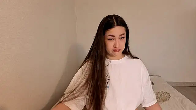Snapshot of Aria_Blisss chatting on 05/22/26, 01:24 Aria Blisss online show from 05/22/26, 01:24