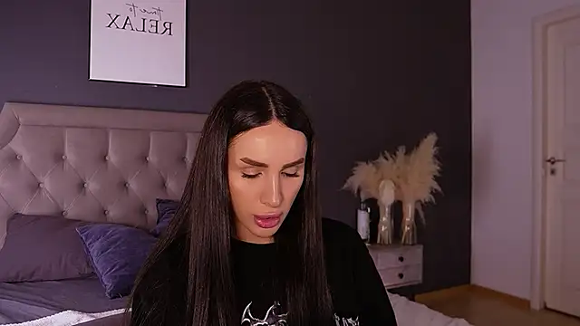 Kim Oberlin  online show from 12/04/25, 11:30