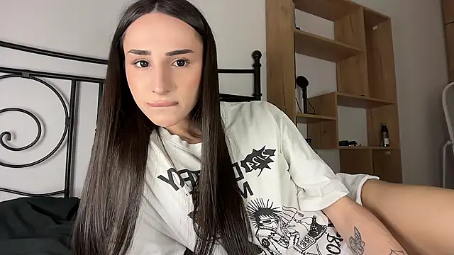 Kim Oberlin  online show from 04/29/26, 01:04