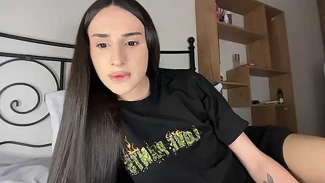 Snapshot of Kim_Oberlin_ chatting on 06/19/26, 11:14 Kim Oberlin online show from 06/19/26, 11:14