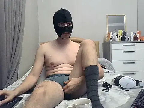 unknownguy 7 online show from 09/13/25, 03:56