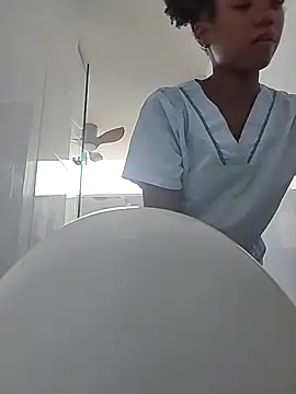 AriLennox  online show from 03/04/26, 01:39