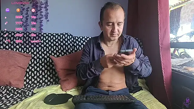 yazforeSolo online show from 12/01/25, 02:22