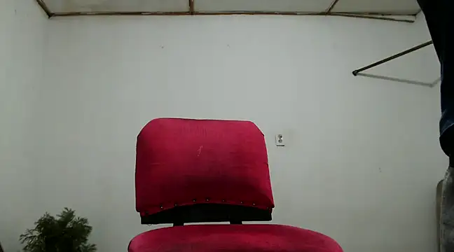 Snapshot of fernandez_latinblackk chatting on 12/18/24, 05:04 fernandez latinblackk online show from 12/18/24, 05:04