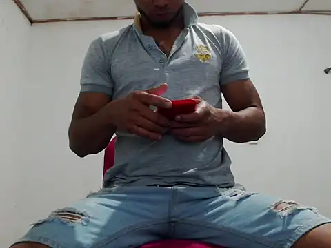 Snapshot of fernandez_latinblackk chatting on 01/26/25, 03:48 fernandez latinblackk online show from 01/26/25, 03:48