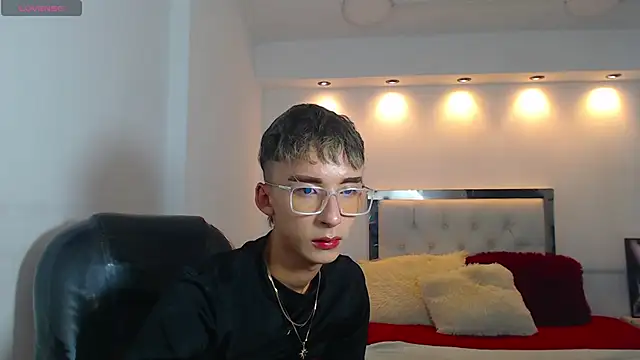 hot starboy online show from 02/15/25, 10:52