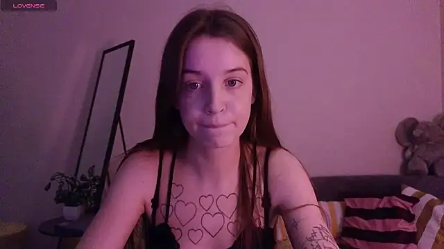 Snapshot of Sweet_Evva chatting on 06/04/26, 04:46 Sweet Evva online show from 06/04/26, 04:46