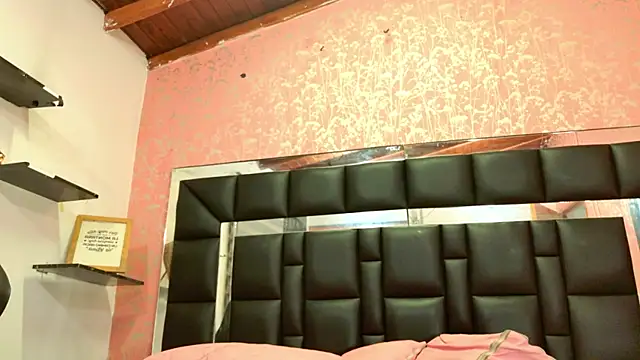 Sofia martiin online show from 11/11/25, 03:06