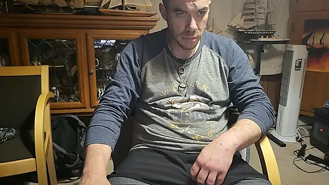 ScubaStevex online show from 04/19/26, 06:56