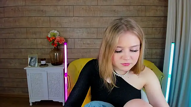 SelinSwarovski online show from 02/04/25, 02:49