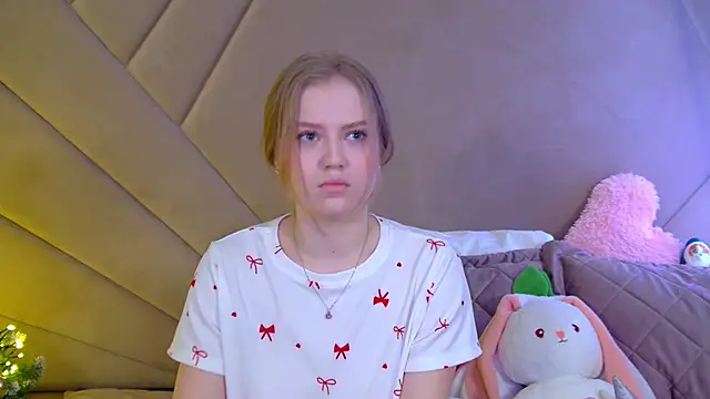 SelinSwarovski online show from 12/15/25, 04:22