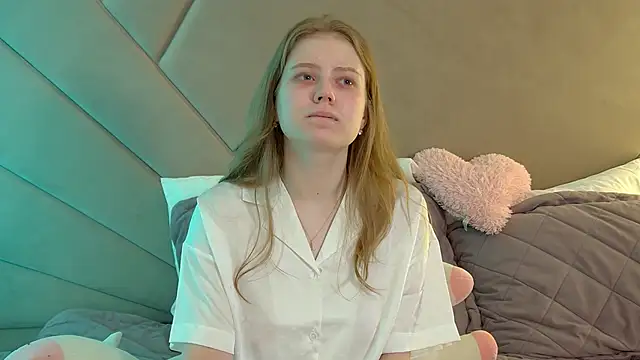 SelinSwarovski online show from 04/19/26, 06:10