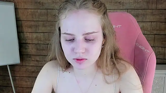Snapshot of SelinSwarovski chatting on 07/19/26, 03:49 SelinSwarovski online show from 07/19/26, 03:49