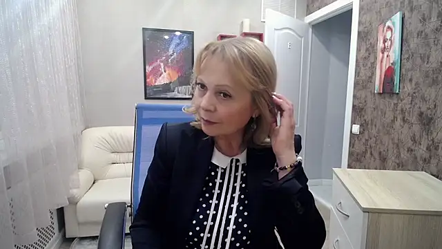 Milla Cutie18 online show from 01/23/25, 08:57