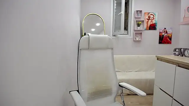Milla Cutie18 online show from 05/20/26, 04:51