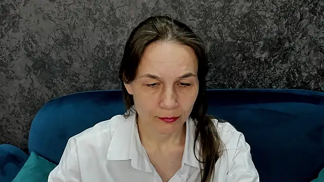 Lillian White online show from 03/10/25, 07:53