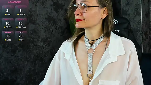 Snapshot of Lillian_White chatting on 05/19/26, 01:00 Lillian White online show from 05/19/26, 01:00