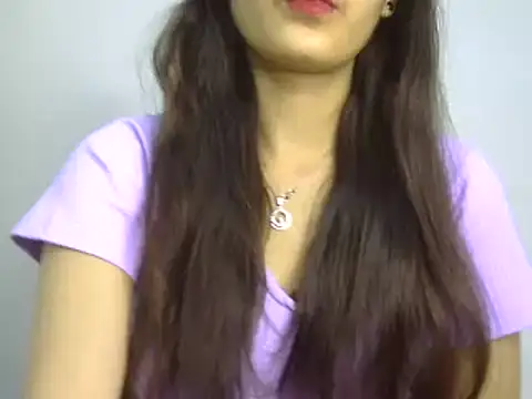 Snapshot of sonam_love- chatting on 12/24/24, 10:22 sonam love- online show from 12/24/24, 10:22