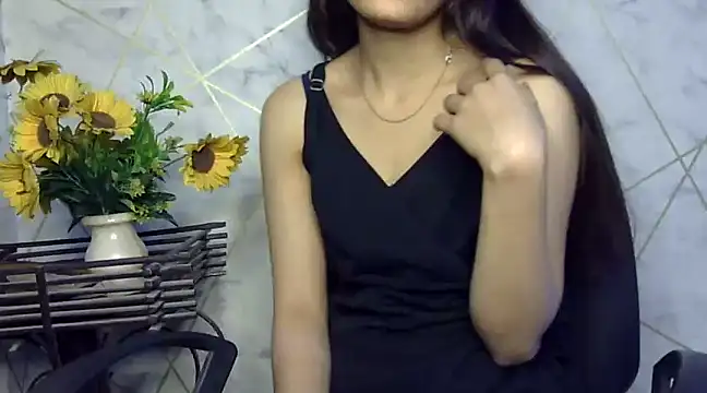 Snapshot of sonam_love- chatting on 02/17/25, 05:10 sonam love- online show from 02/17/25, 05:10