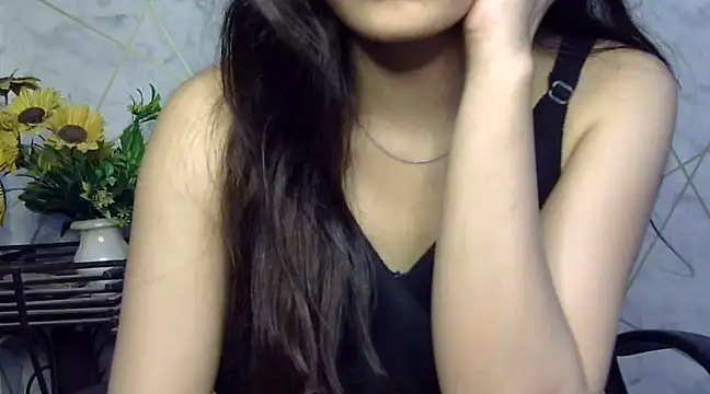 Snapshot of sonam_love- chatting on 02/17/25, 08:15 sonam love- online show from 02/17/25, 08:15