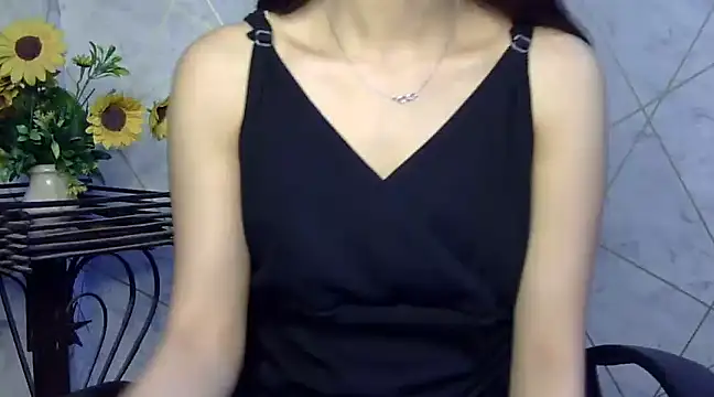 Snapshot of sonam_love- chatting on 02/26/25, 03:08 sonam love- online show from 02/26/25, 03:08