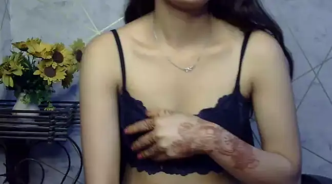 Snapshot of sonam_love- chatting on 03/01/25, 08:21 sonam love- online show from 03/01/25, 08:21