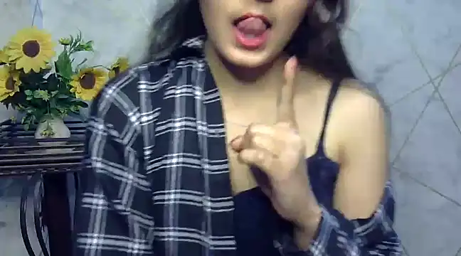 Snapshot of sonam_love- chatting on 03/03/25, 06:22 sonam love- online show from 03/03/25, 06:22