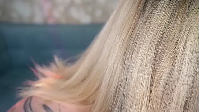 ZaraReignn online show from 04/15/26, 07:58