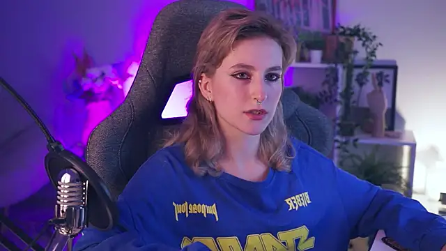 LuxRayi online show from 12/08/24, 07:11