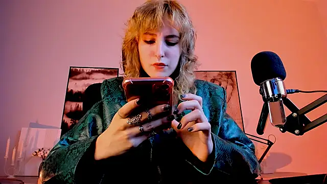 LuxRayi online show from 12/12/24, 06:10