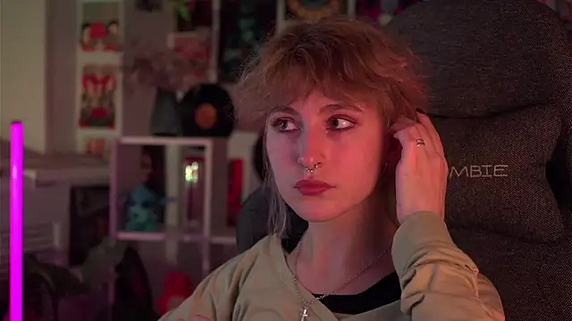 LuxRayi online show from 12/22/24, 05:56