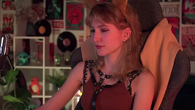 LuxRayi online show from 12/23/24, 06:22