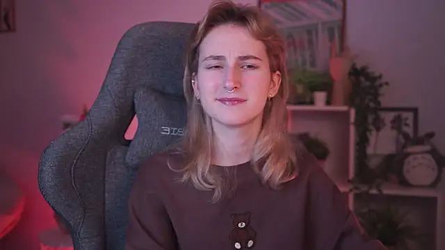 LuxRayi online show from 01/13/25, 02:50