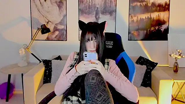 LuxRayi online show from 01/28/25, 09:19