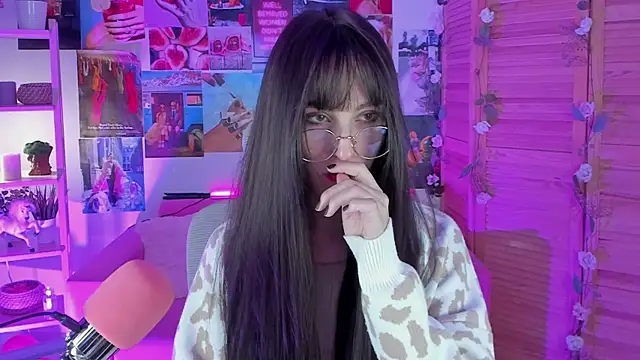 LuxRayi online show from 02/07/25, 05:51